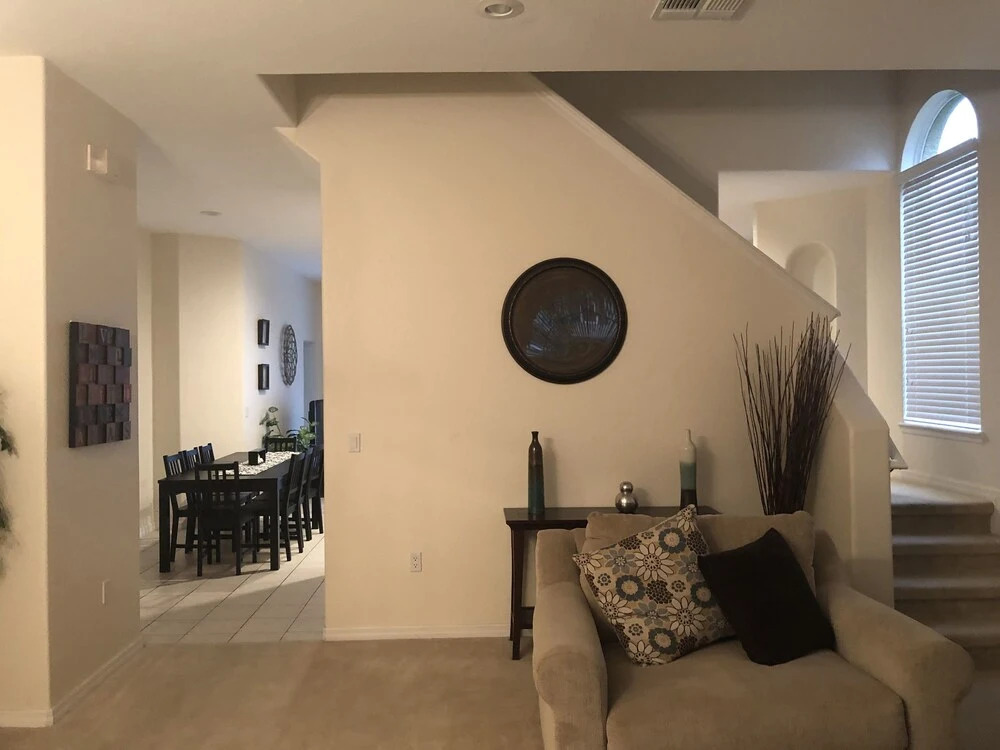 Gorgeous 5 Bed Home with Private Pool and Gamesroom in Disney Area