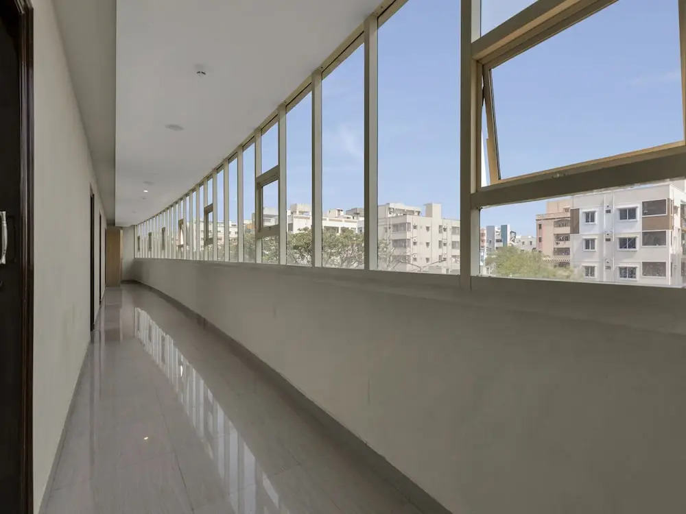 OYO 12181 Hotel Gravity