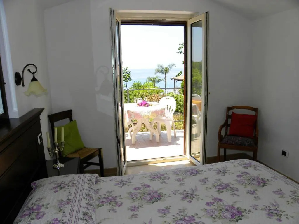 2 bedrooms house at Maratea 500 m away from the beach with sea view enclosed garden and wifi
