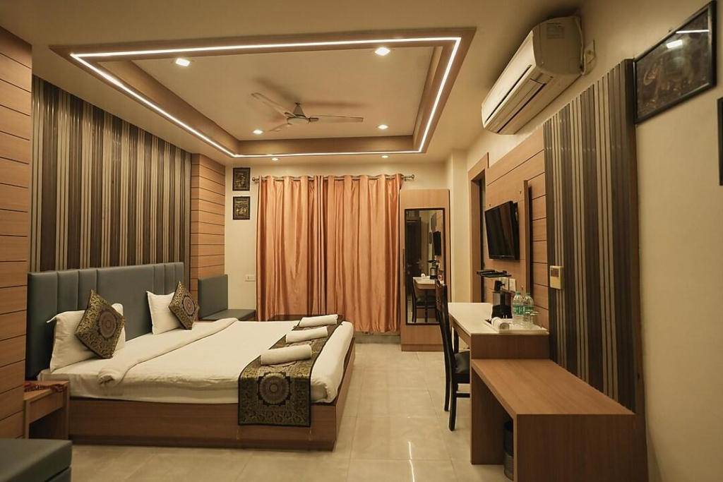 OYO Premium Assi Ghat