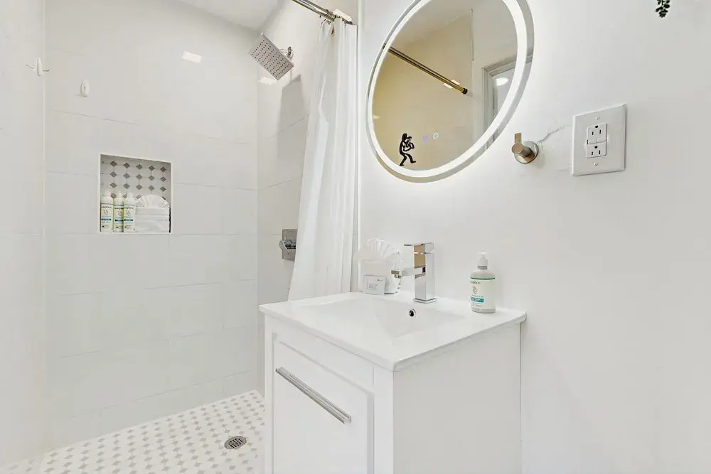 Stylish Avondale Home Pet-friendly & Walkable