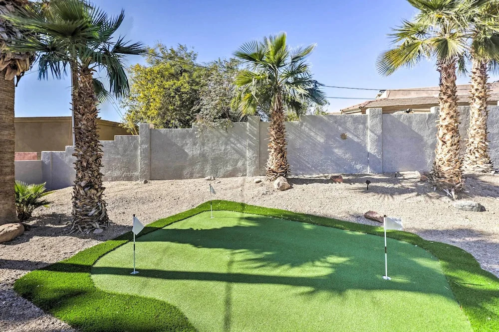 Lake Havasu Home w/ Heated Pool & Putting Green