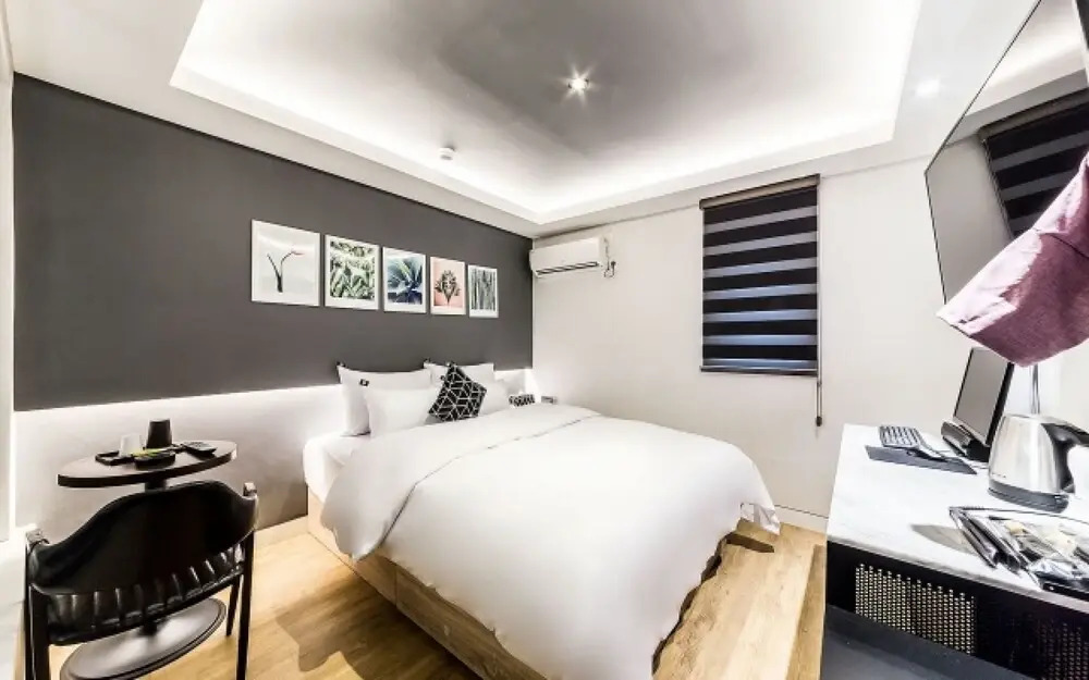 Hotel A