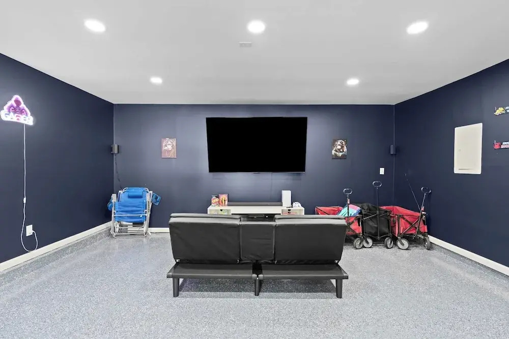 PCB Group-friendly Duplex w/ Pool, Backyard Lounge & 2 Kitchens