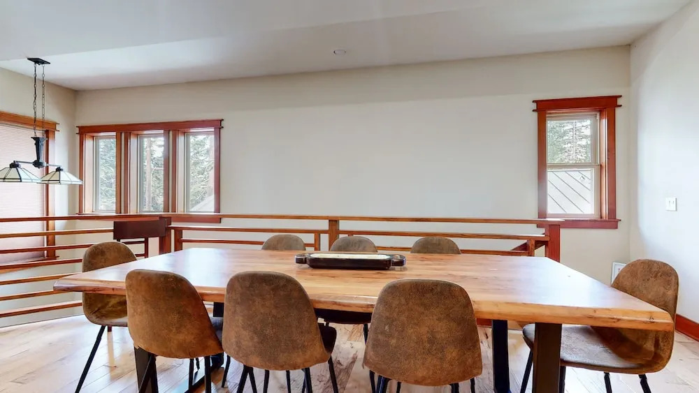 Red Slate Canyon - Modern 2-story Condo