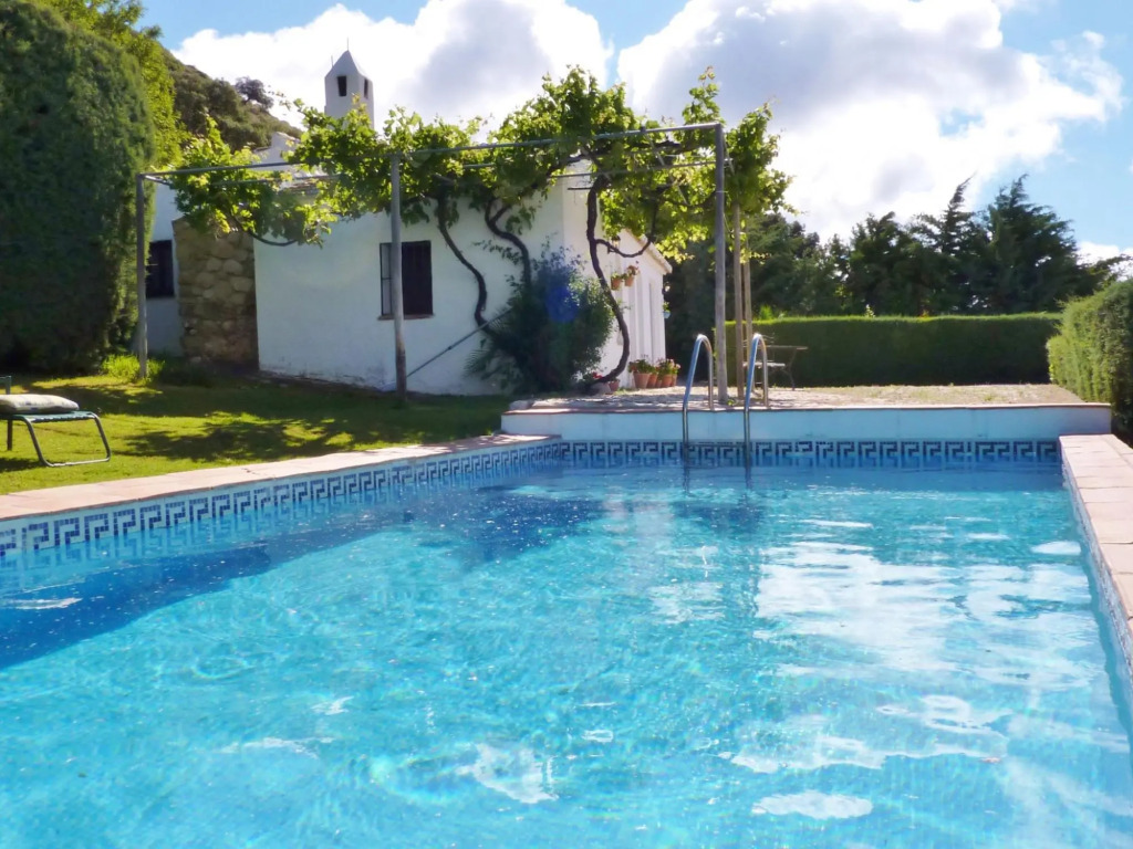 Peaceful Cottage in La Joya With Private Pool