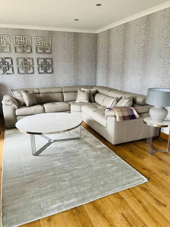 Remarkable 2-bed Apartment in Auchterarder