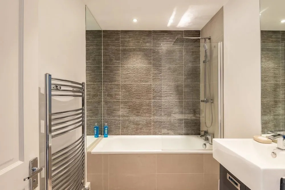 1br Modern Home W/Garden in West Kensington