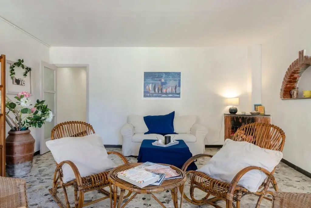 ALTIDO Spacious 2 BR Apt with Terrace at the Heart of the Vernazza