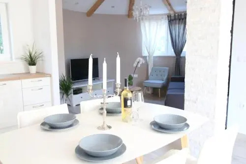 Apartments & Villa Tisno