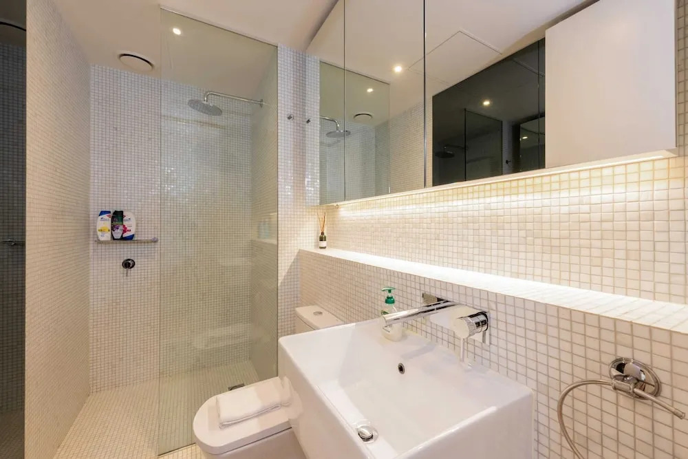 2-bed in South Melbourne w/ Beautiful City Views