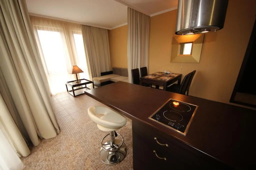 Menada Apartments in Royal Beach