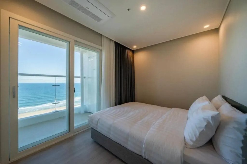 Yangyang White House Pension