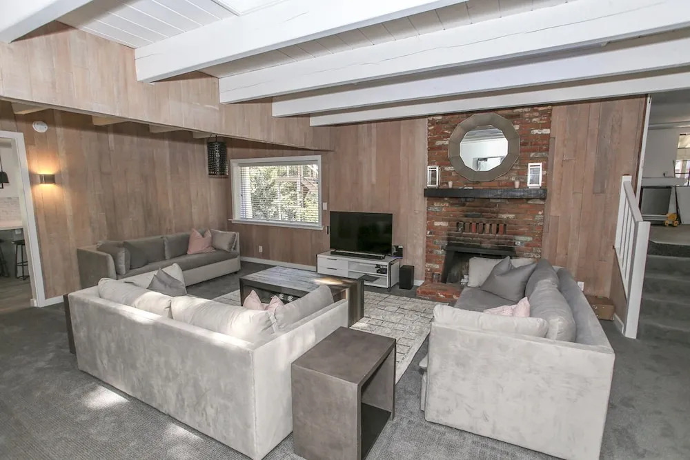 Scandinavian Dream Chalet - 3 Br home by RedAwning