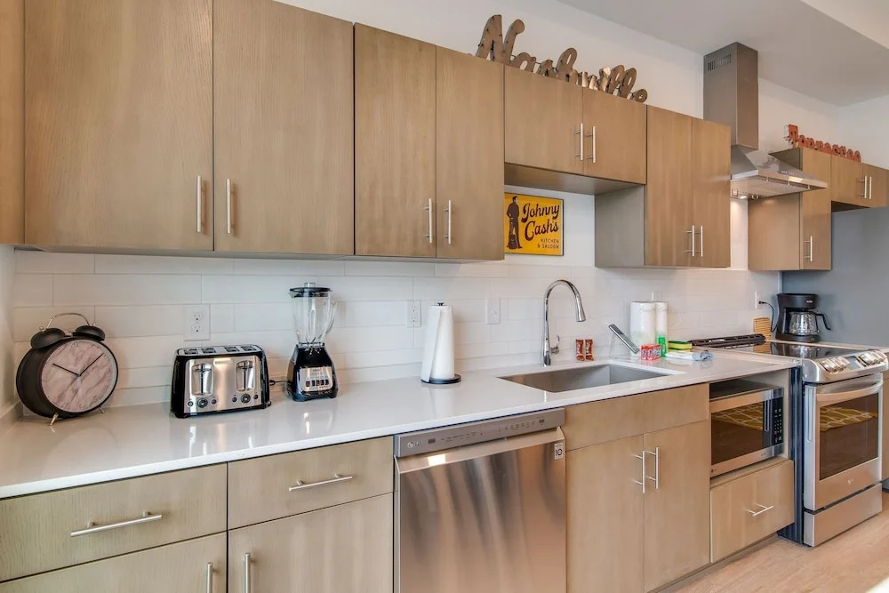 Lllume Chic Gulch View Community Gym & Pool 1 Bedroom Condo