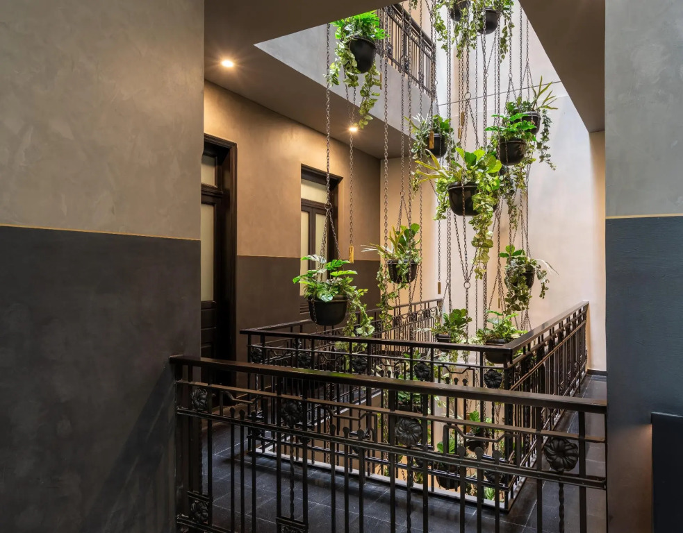 Umbral, Curio Collection By Hilton