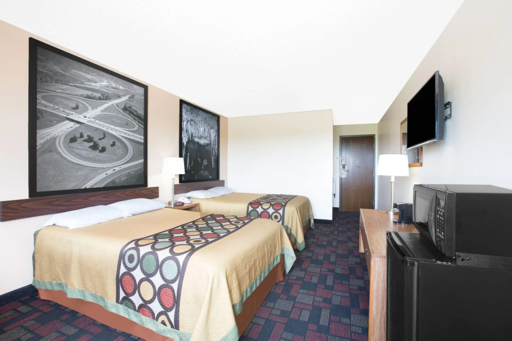 Super 8 by Wyndham Boonville