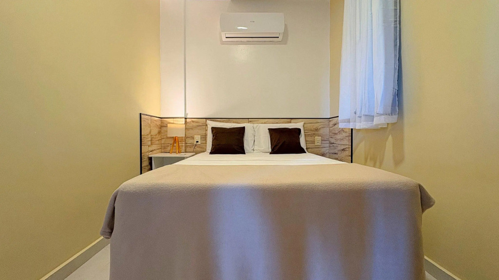 2 QUARTOS em CONDOMÍNIO TRANQUILO com PISCINA Estacionamento coberto  PARQUINHO para CRIANCAS - Cozinha Completa, VENTILADO, nascente, AR CONDICIONADO  800m da praia do PORTO DAS DUNAS e BEACH PARQUE - Ceará