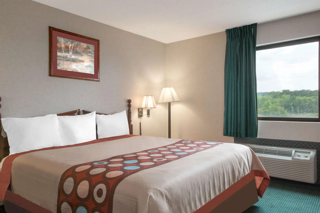 budgetel Inn & Suites