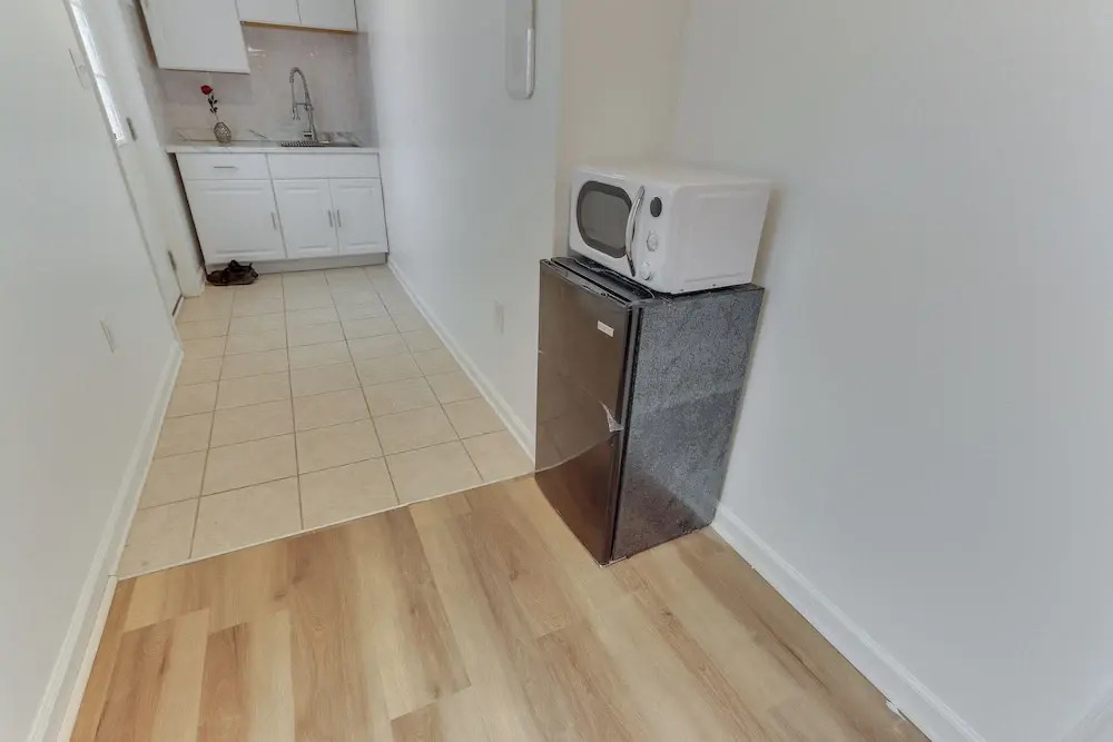 Cozy Inwood Apartment: History, Hiking & Wine!