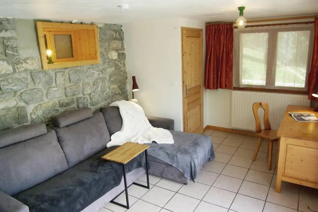 Appart Saint-Antoine Morzine vue soleil jardin calme parking 2 à 4 pers