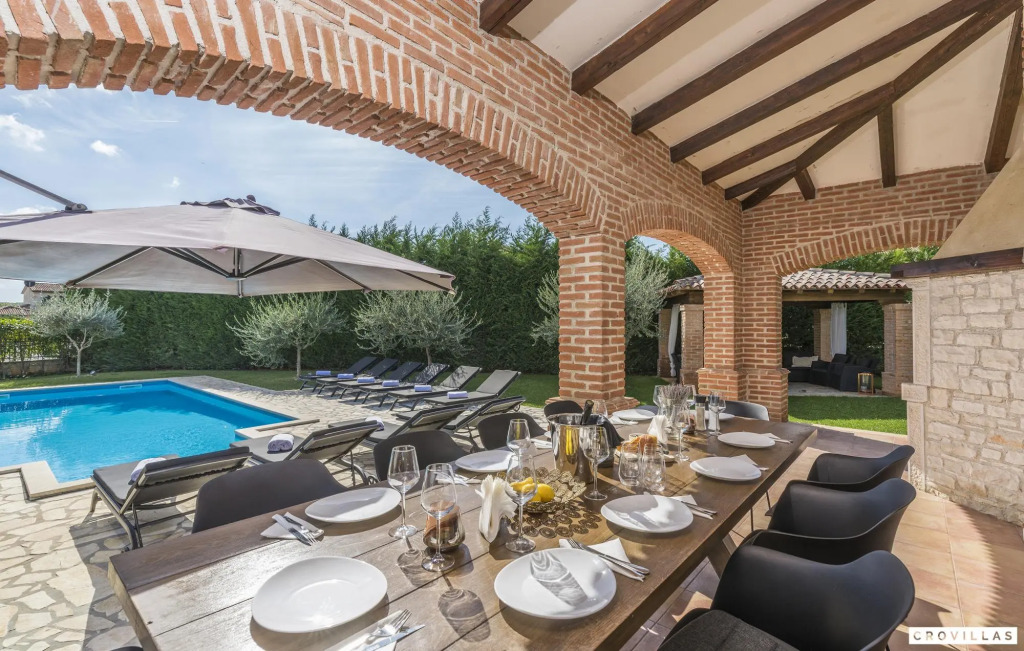 Rustica in Visnjan with 5 bedrooms and 1 bathrooms