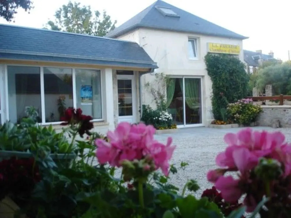 House With 5 Bedrooms in Commes, With Wonderful sea View, Enclosed Garden and Wifi - 6 km From the Beach
