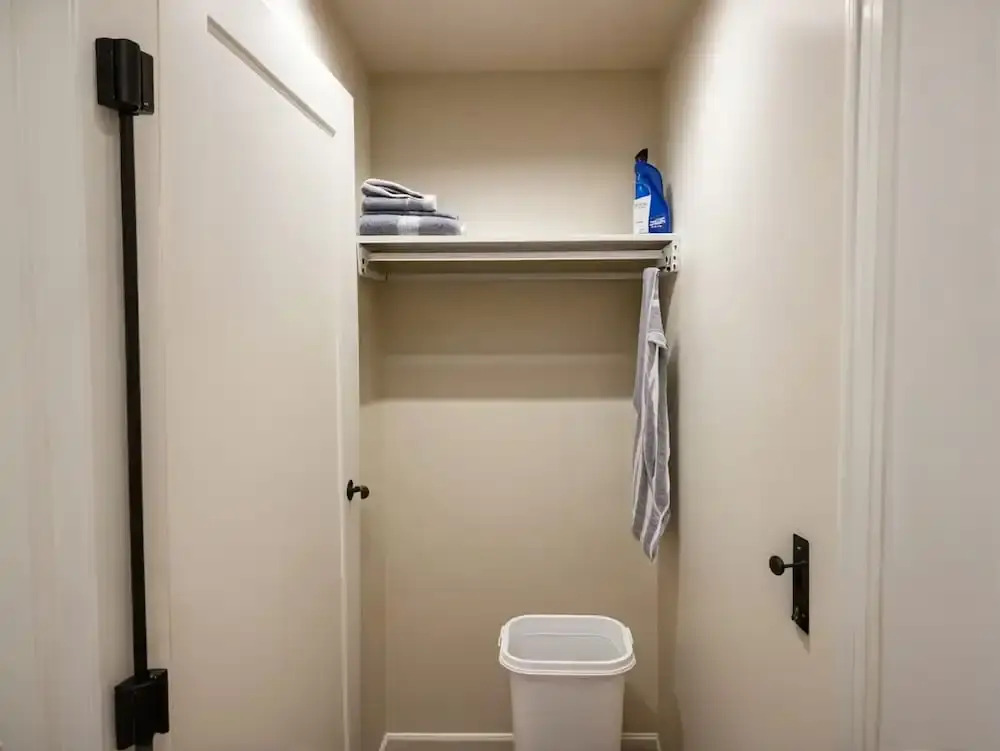 Modern 4 & 5 BR Townhomes Minutes from Downtown LA