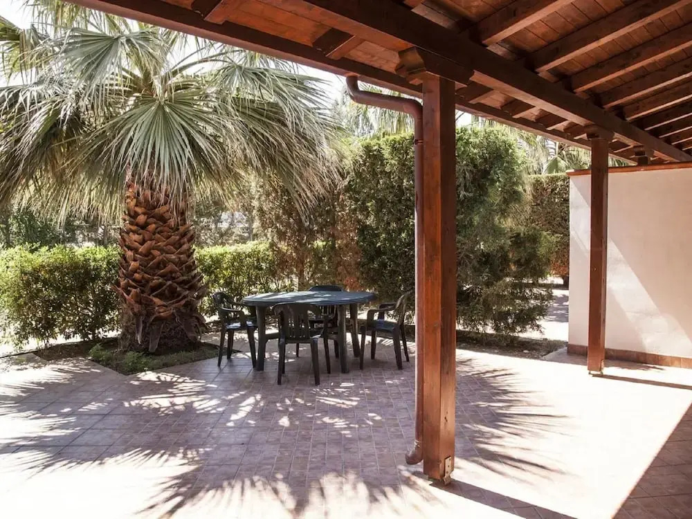 Spacious Aparyment in Campofelice di Roccella with Pool