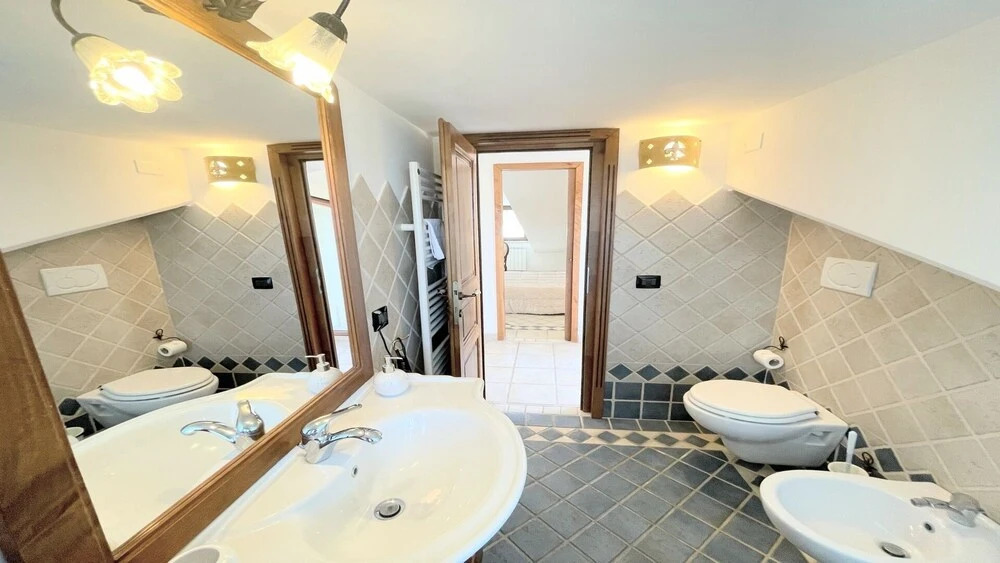 24 Guests - Heartbreaking Lake View and Pool