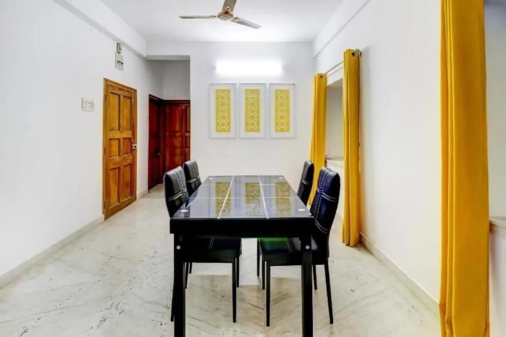 Goroomgo Priyanshu Guest House Ruby Kolkata