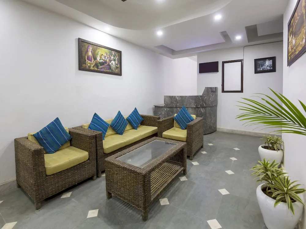 OYO 26891 Home Elegant Studio DLF Phase 3