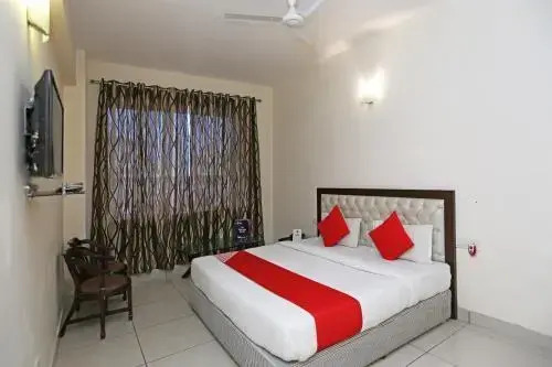 Yellow Sapphire By OYO Rooms