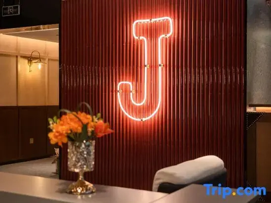 Zhe Fei Hotel (Dalian Donggang Business District Music Fountain Square Branch)