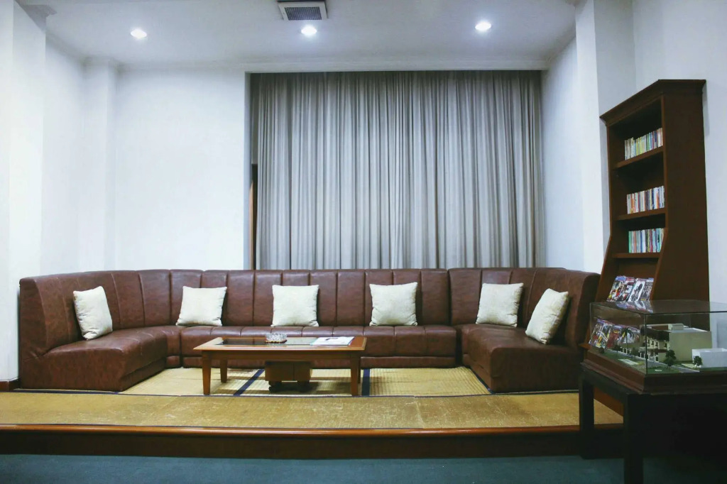 Chandra Residence