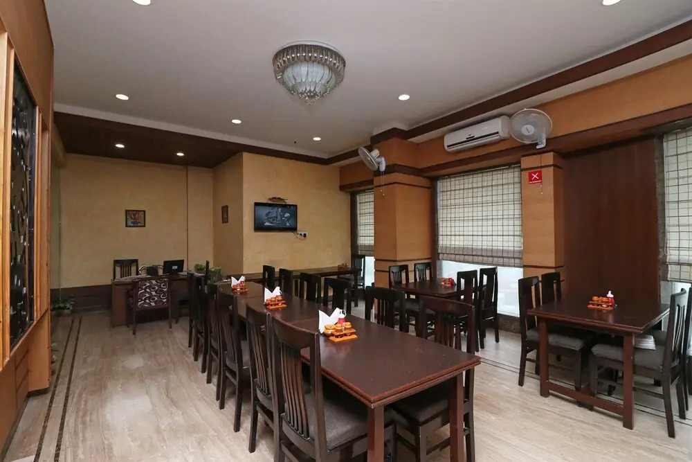 Oyo 5102 Anurag Hotel