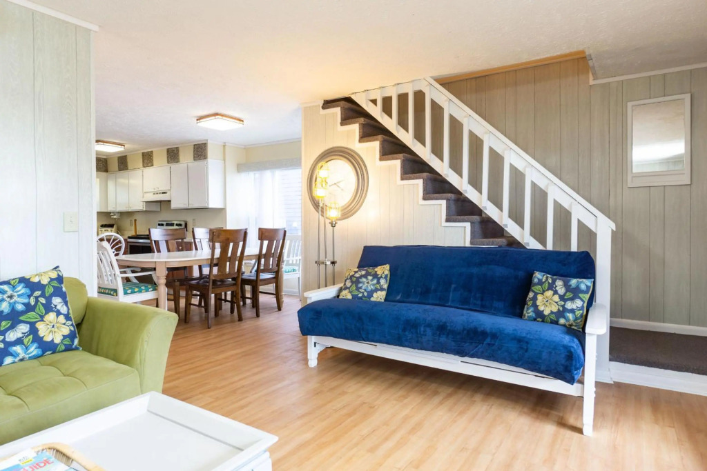 BeachyPeachyKeen by Oak Island Accommodations