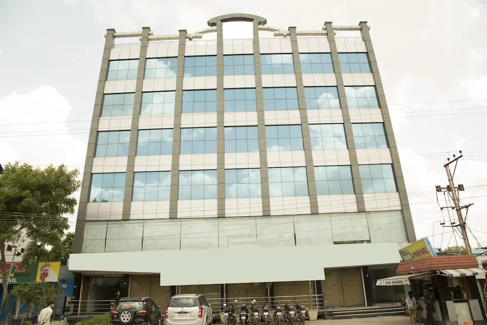 OYO 6130 Hotel N7