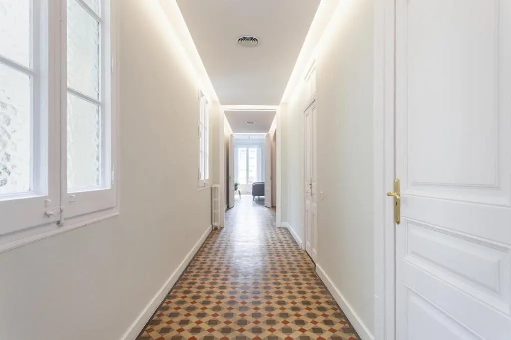 6 Dormitorios En Apartamento Modernista En El Corazon de Barcelona