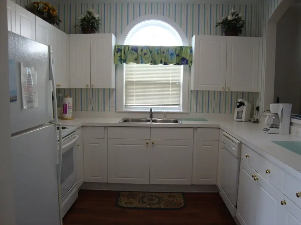 Wedgewood 511 2 Br condo by RedAwning