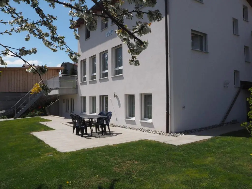 Chasa Aquileia Scuol - Bergblick, Komfort, 6 Pers, zentral, Terrasse, Gratis Parken, Wlan
