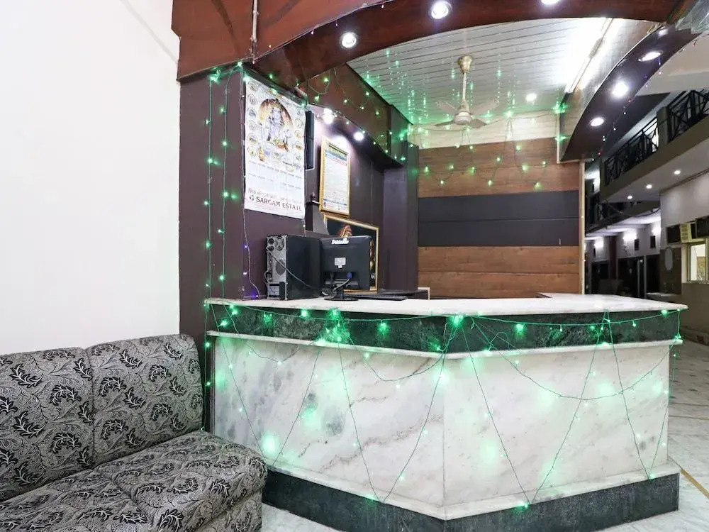 Hotel Anuradha Palace