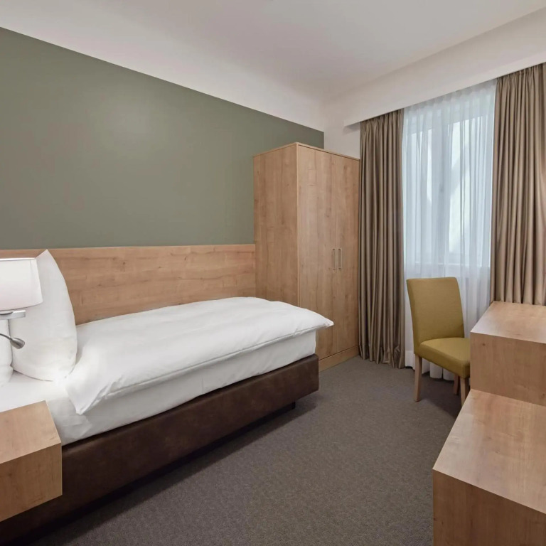 City Hotel