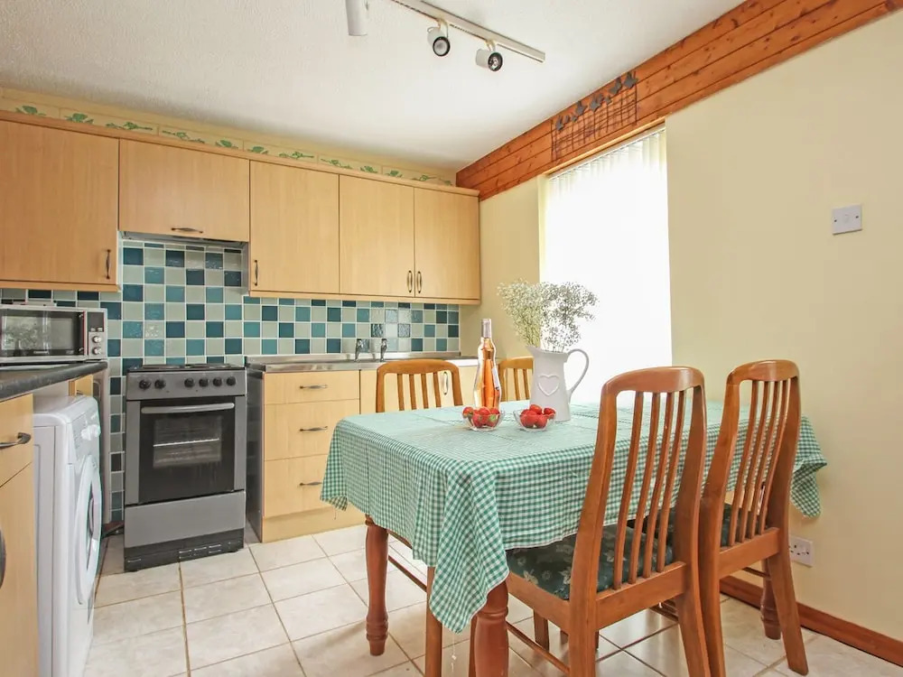 4 Manorcombe