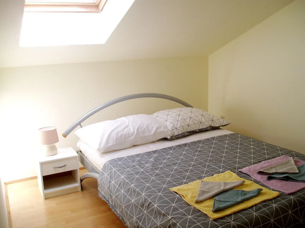 Apartment With 2 Bedrooms in Povljana, With Wonderful sea View, Furnis