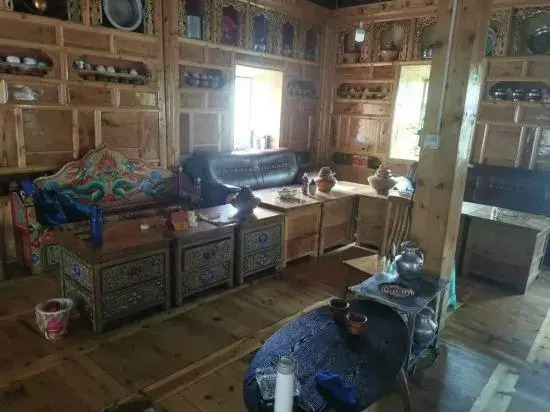 Daocheng Lingyunlou Homestay