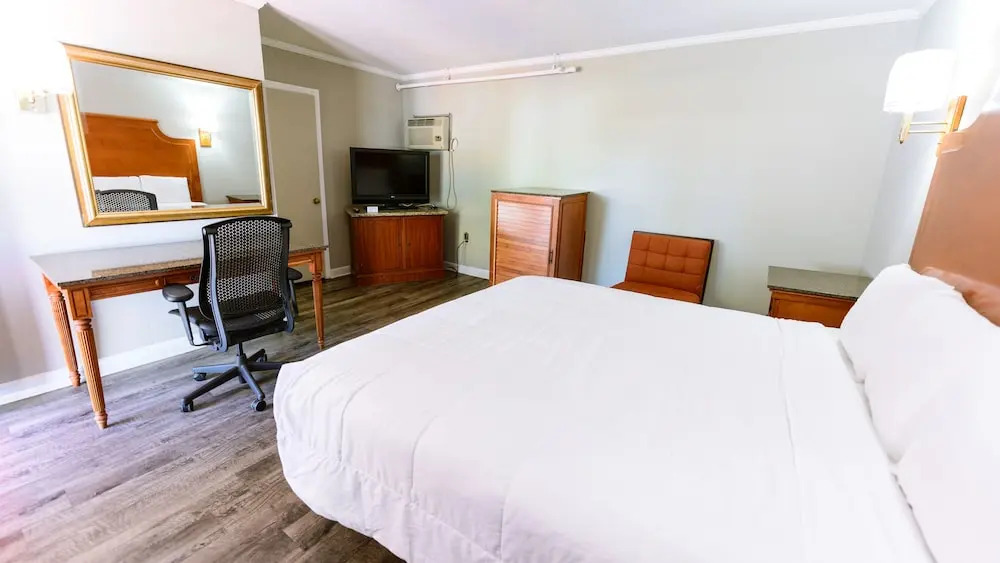 OAKS MOTEL GREENSBORO NC