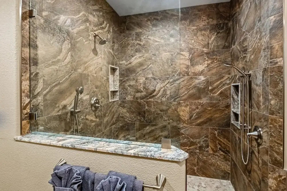 Luxury Lookout Canyon 5 Bdrm Stunner W/htd Pool!
