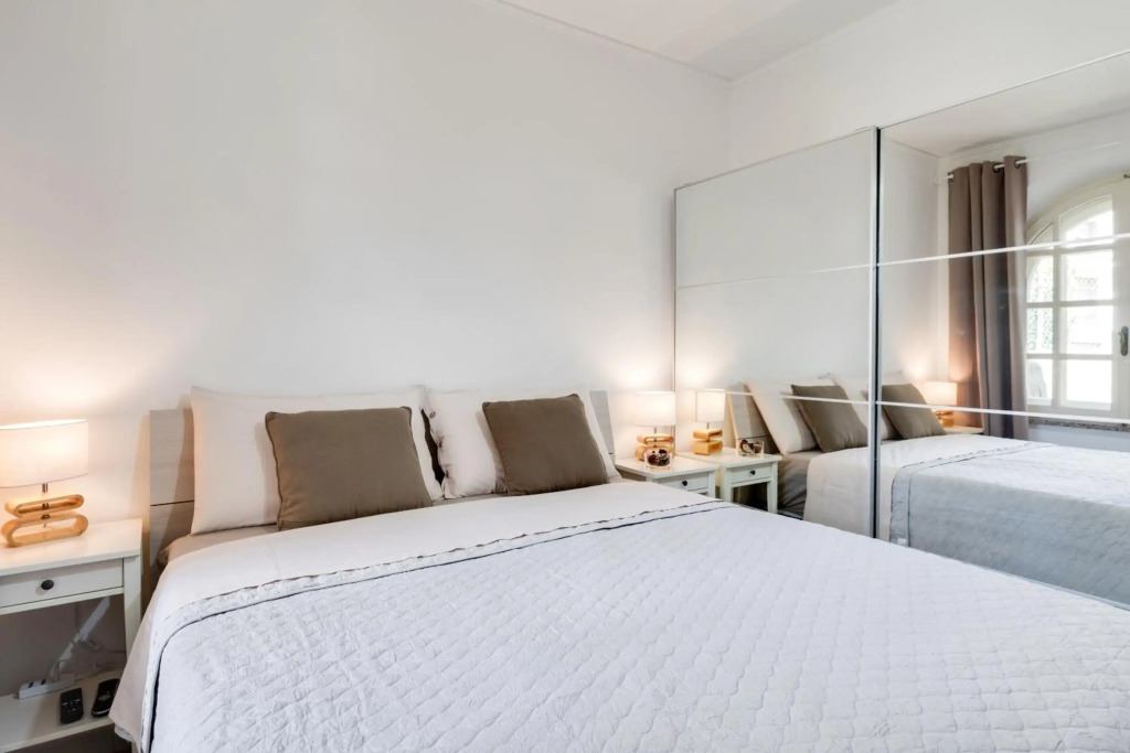 Sanremo Flat with Private Parking - Swimming Pool and NETFLIX