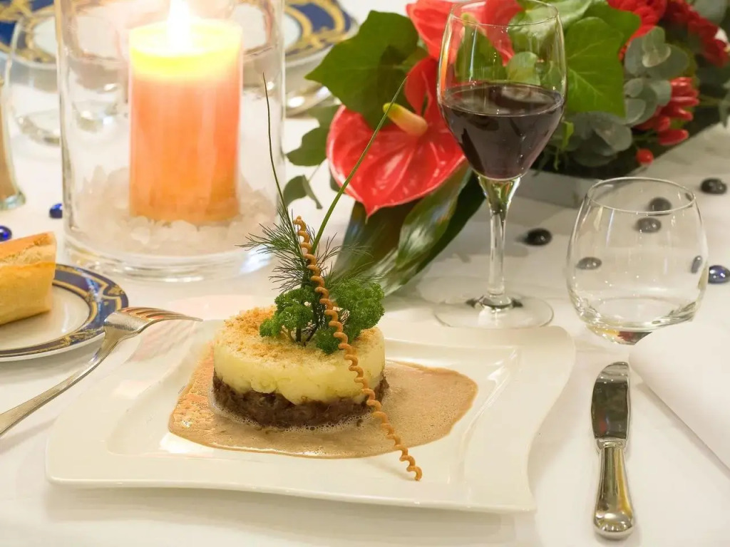 Midland Hôtel - Restaurant Le Derbys